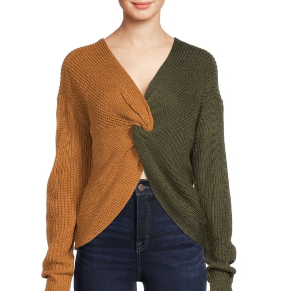 No Boundaries Juniors’ Twist Front Sweater - Picture 1 of 4